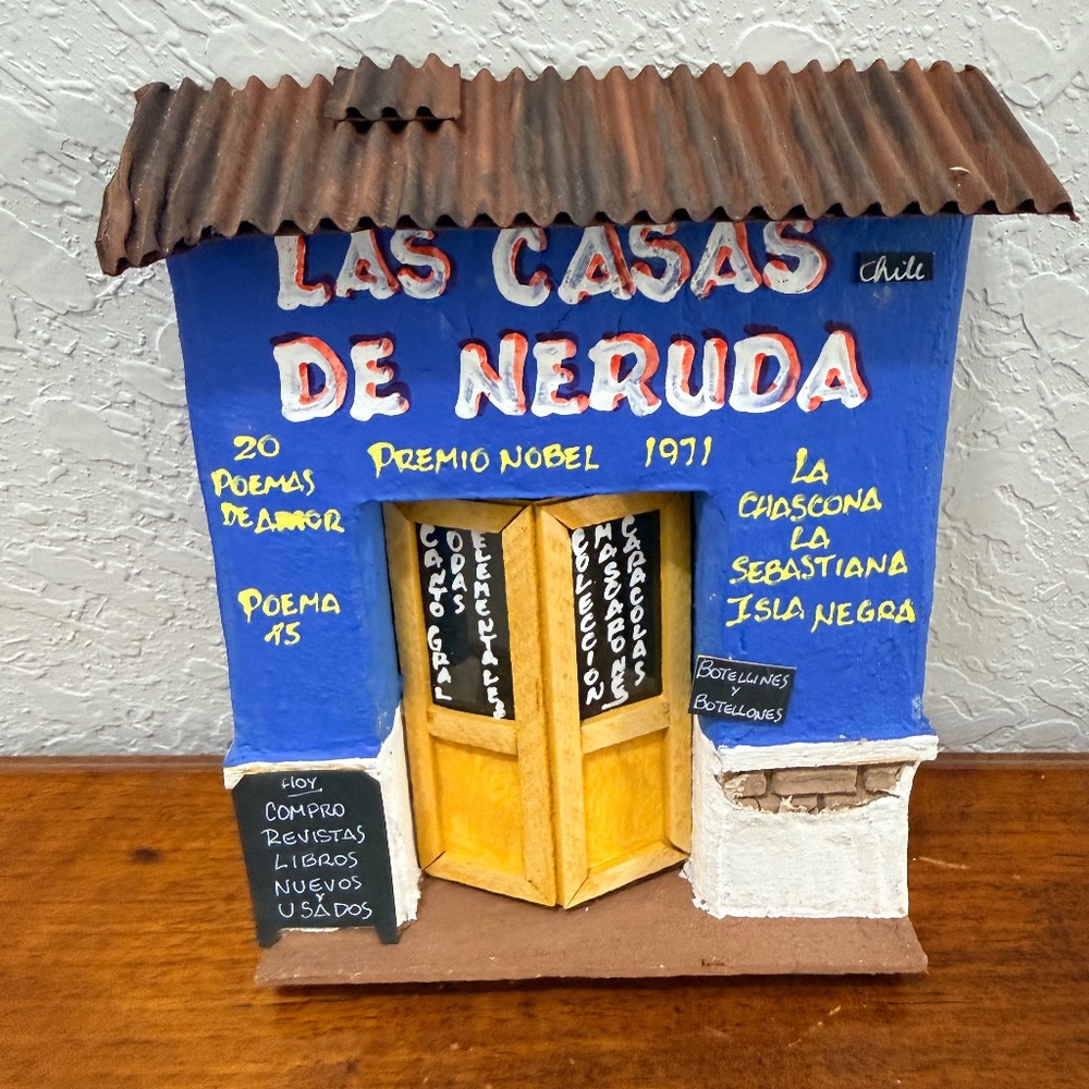 Chilean‎ "Las Casas de Neruda" Papier-Mâché Decorative House – Handcrafted